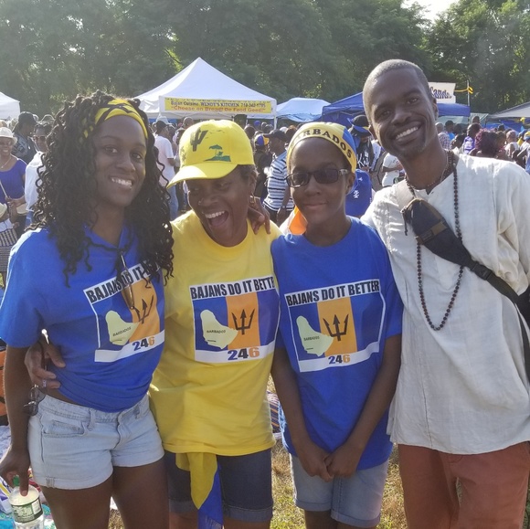 Hi I'm Cheryl.welcome to my closet loving poshmark - Picture 3 of 4